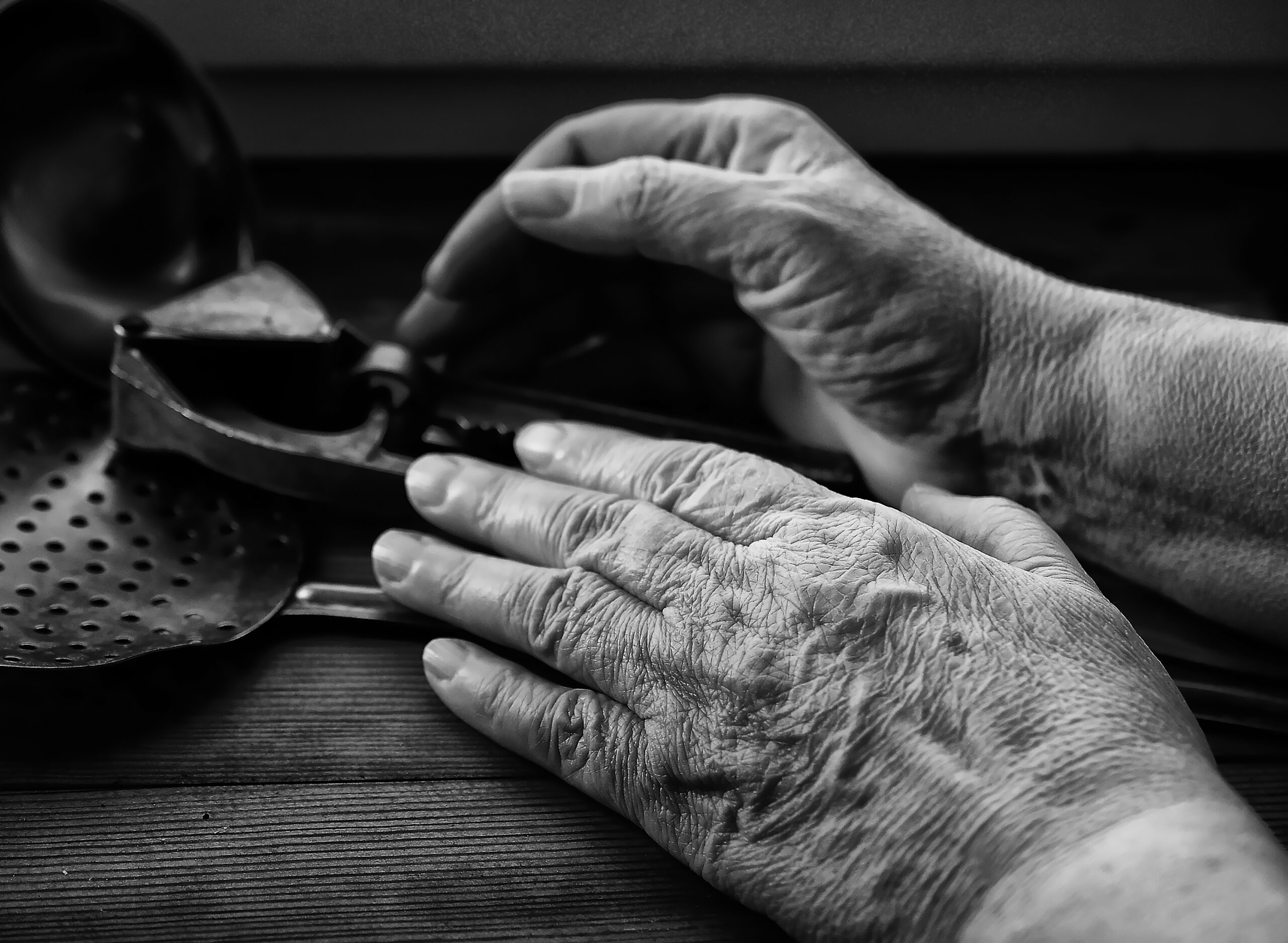 Wrinkled-hands-of-a-senior-woman-1235090
